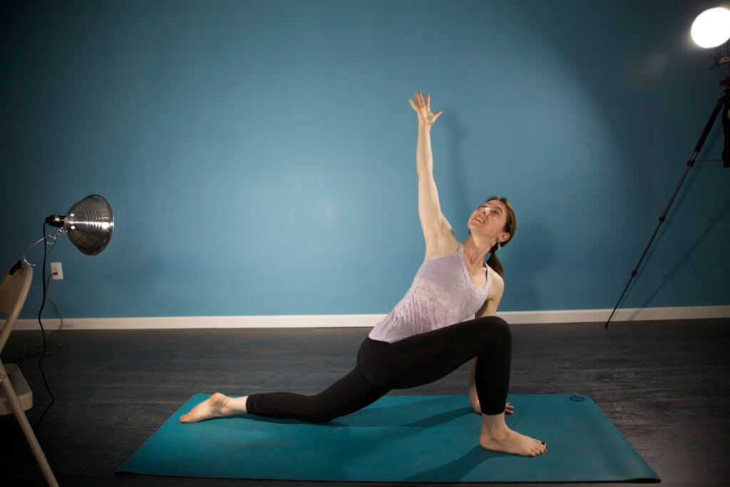 Yoga Mom Beginner Crescent Twist